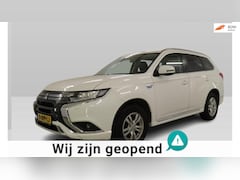 Mitsubishi Outlander - 2.4 PHEV Pure Trekhaak Navi