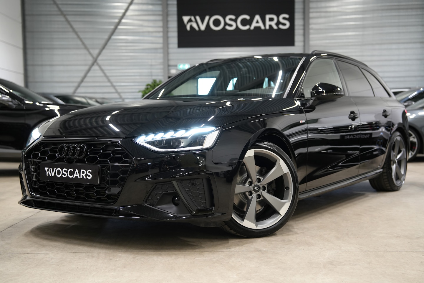 Audi A4 Avant - 40 TFSI S-Line * Trekhaak - Virtual - Matrix - Sfeer - Camera - Keyless - ACC - Blind Spot - AutoWereld.nl
