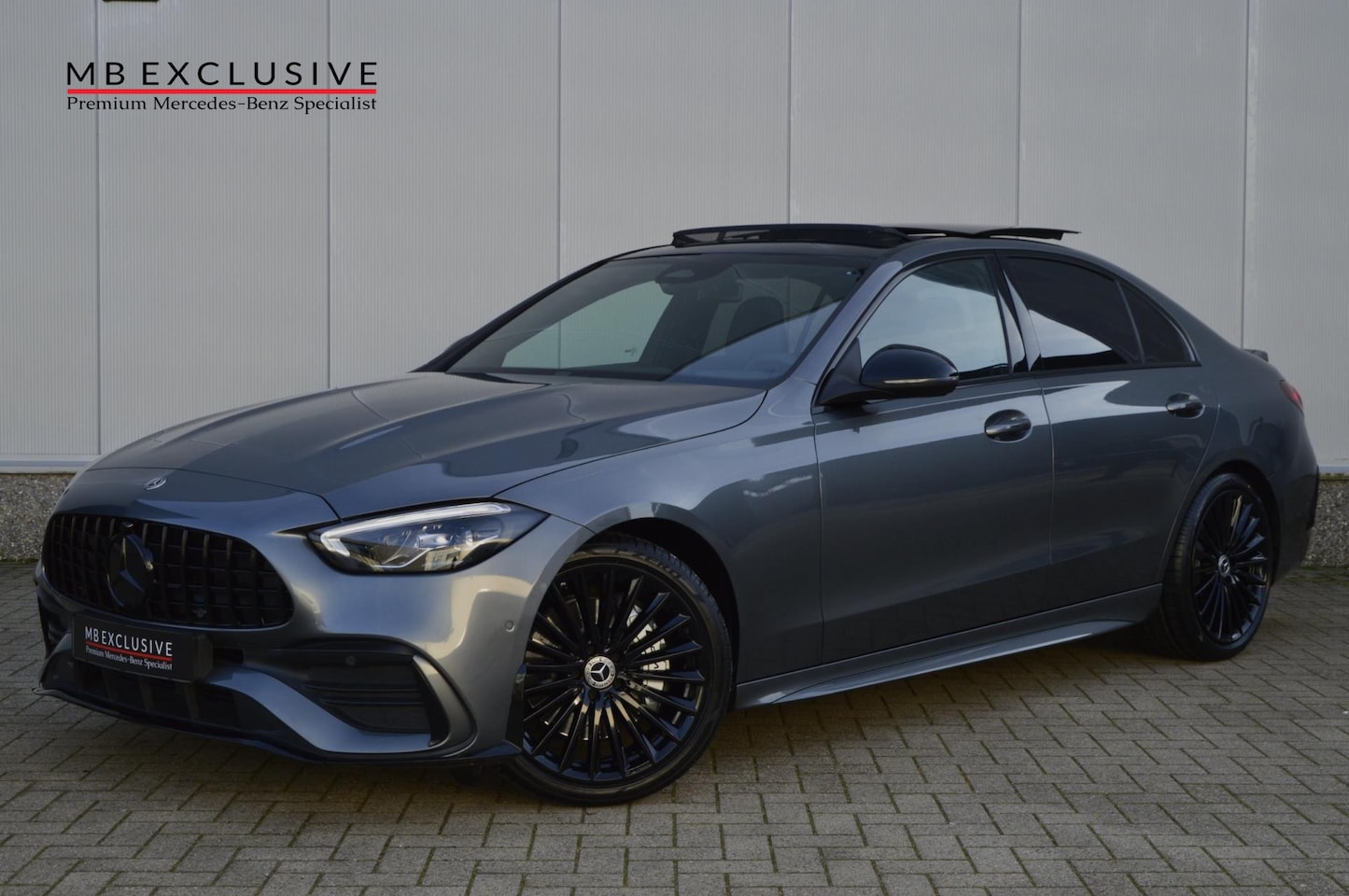 Mercedes-Benz C-klasse - 180 AMG C63 Night Edition1 AUT9 2022 - AutoWereld.nl