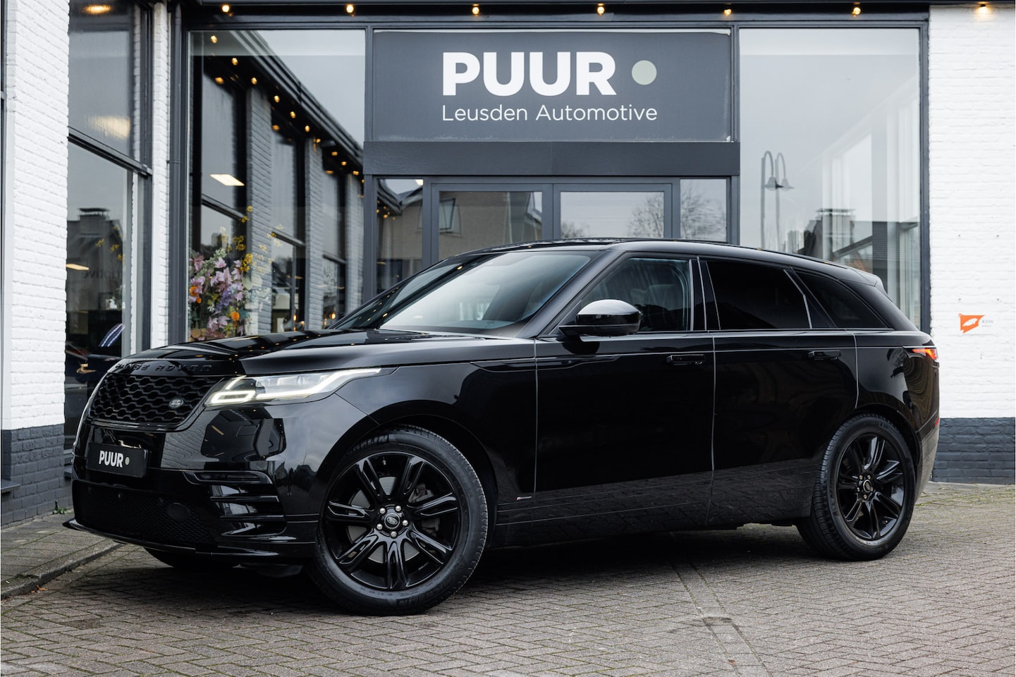 Land Rover Range Rover Velar - P300 Turbo AWD R-Dynamic HSE Pano - Meridian - Camera - AutoWereld.nl
