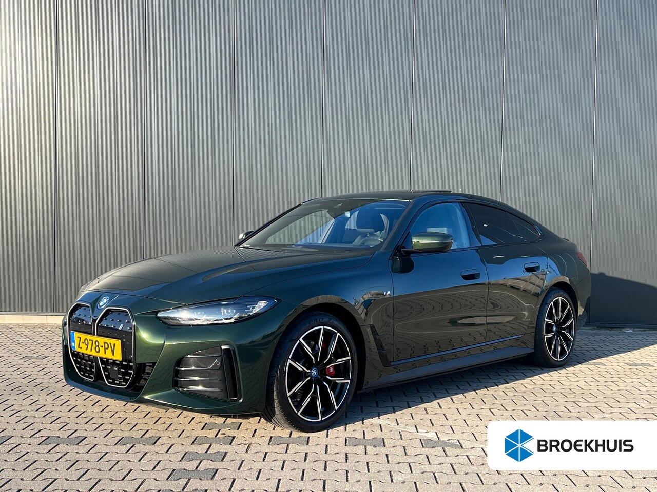 BMW i4 - eDrive40 High Executive 84 kWh | M-Sport | Panoramadak | Stoelverwarming | Sfeerverlichtin - AutoWereld.nl
