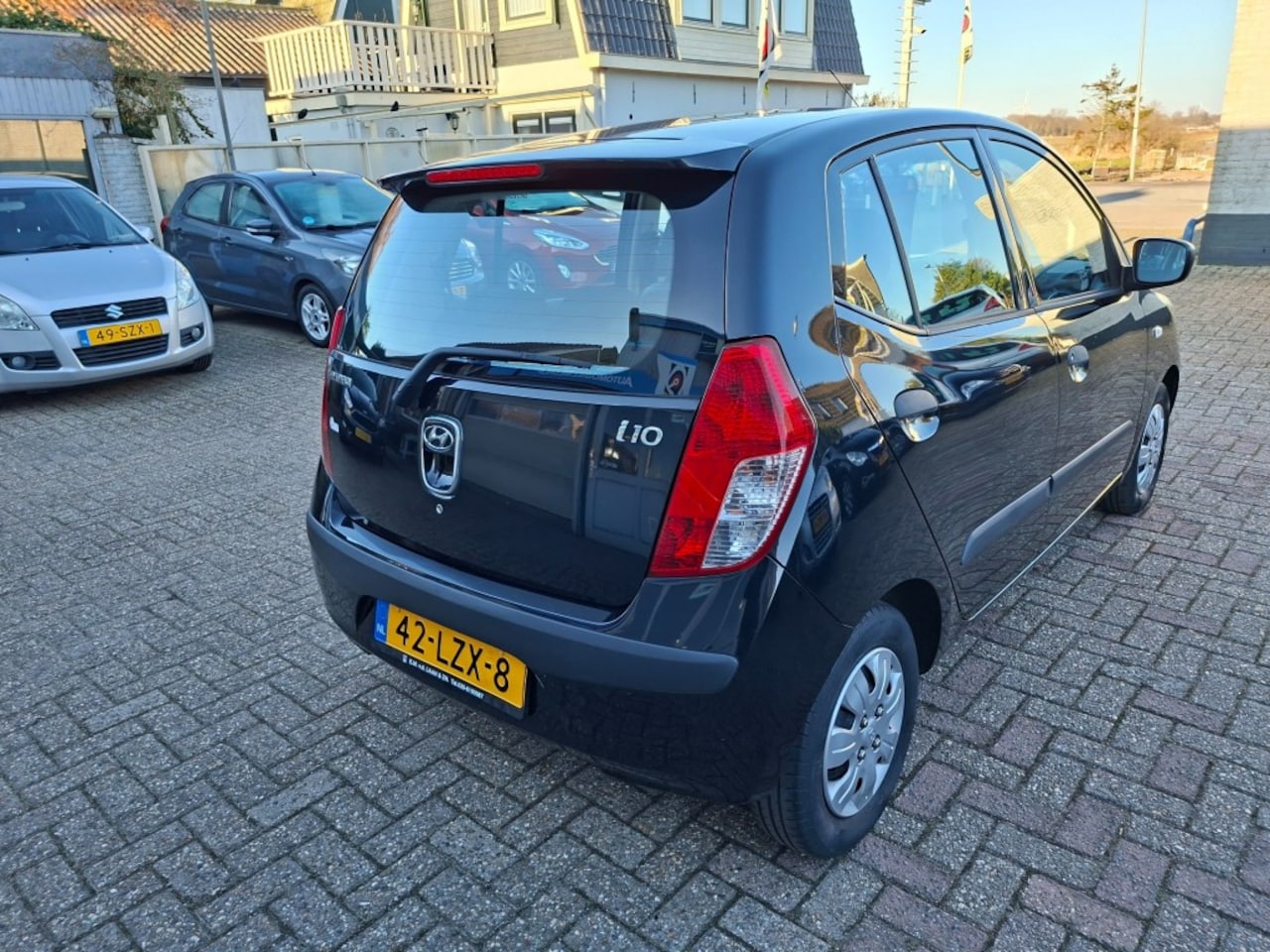 Hyundai i10 - 1.1 Active Cool AIRCO/RADIO CD/CENTR.VERGR/ELEC.RAMEN VOOR