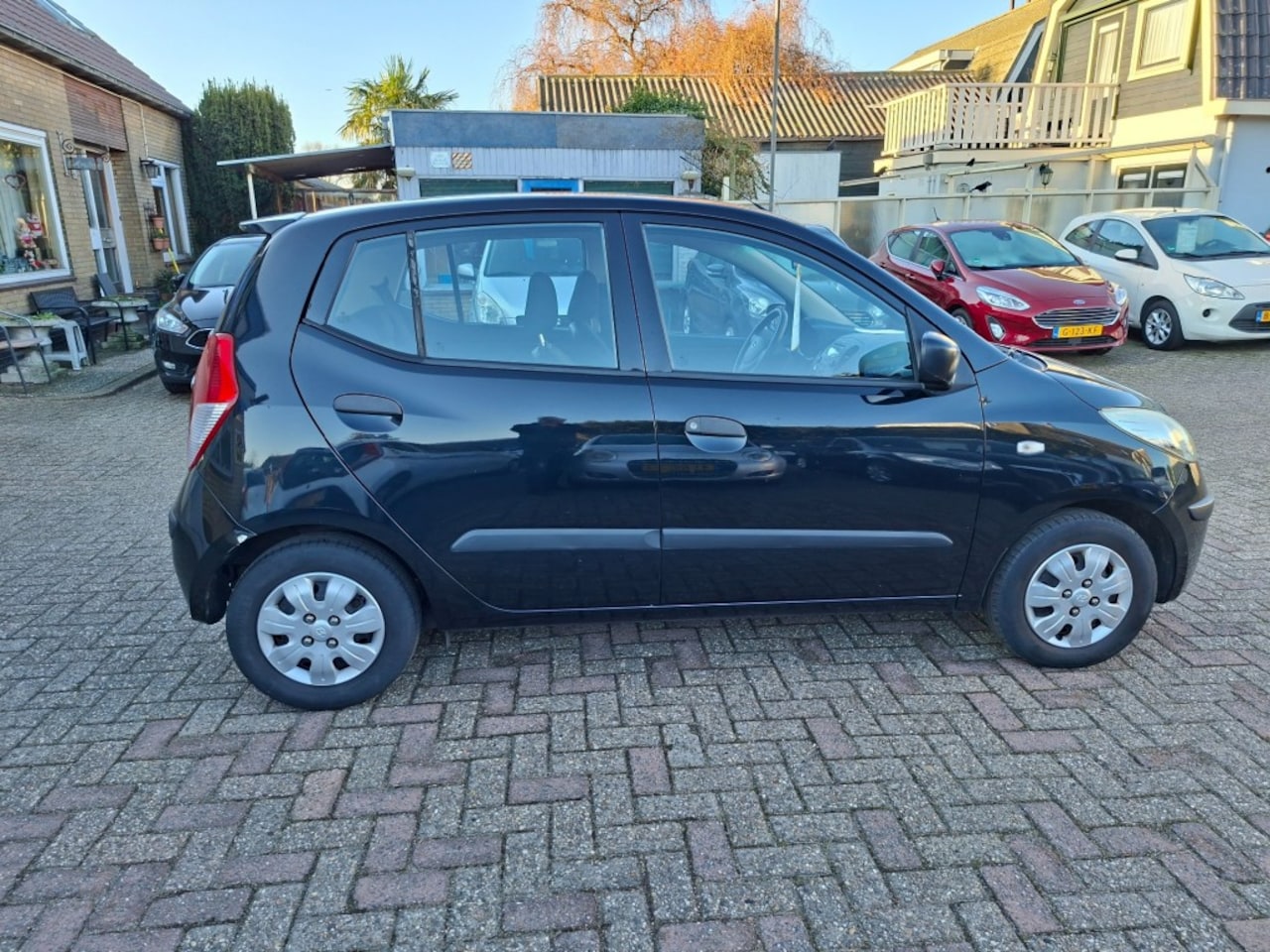 Hyundai i10 - 1.1 Active Cool AIRCO/RADIO CD/CENTR.VERGR/ELEC.RAMEN VOOR