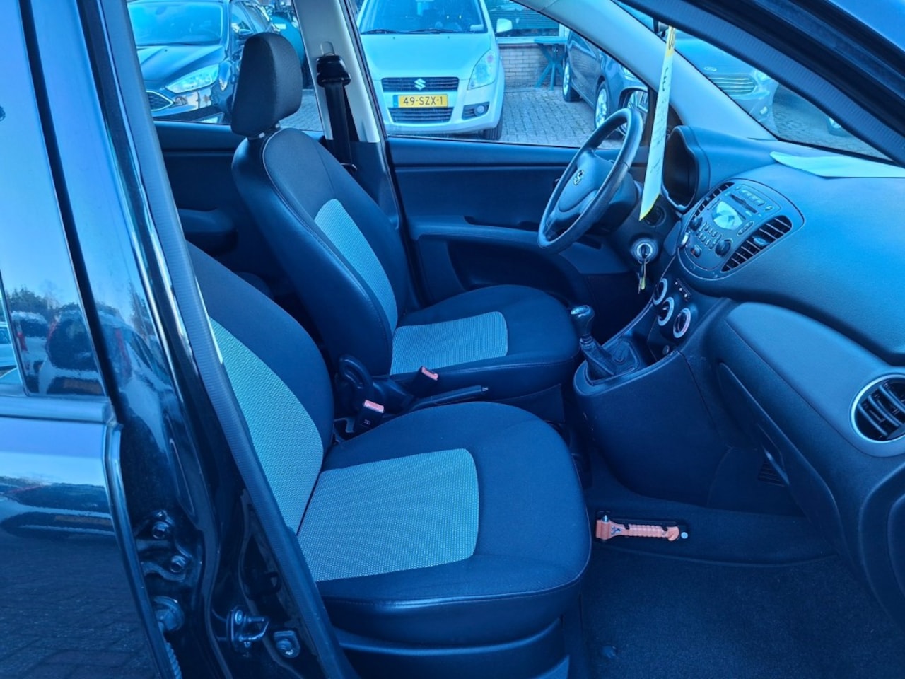 Hyundai i10 - 1.1 Active Cool AIRCO/RADIO CD/CENTR.VERGR/ELEC.RAMEN VOOR