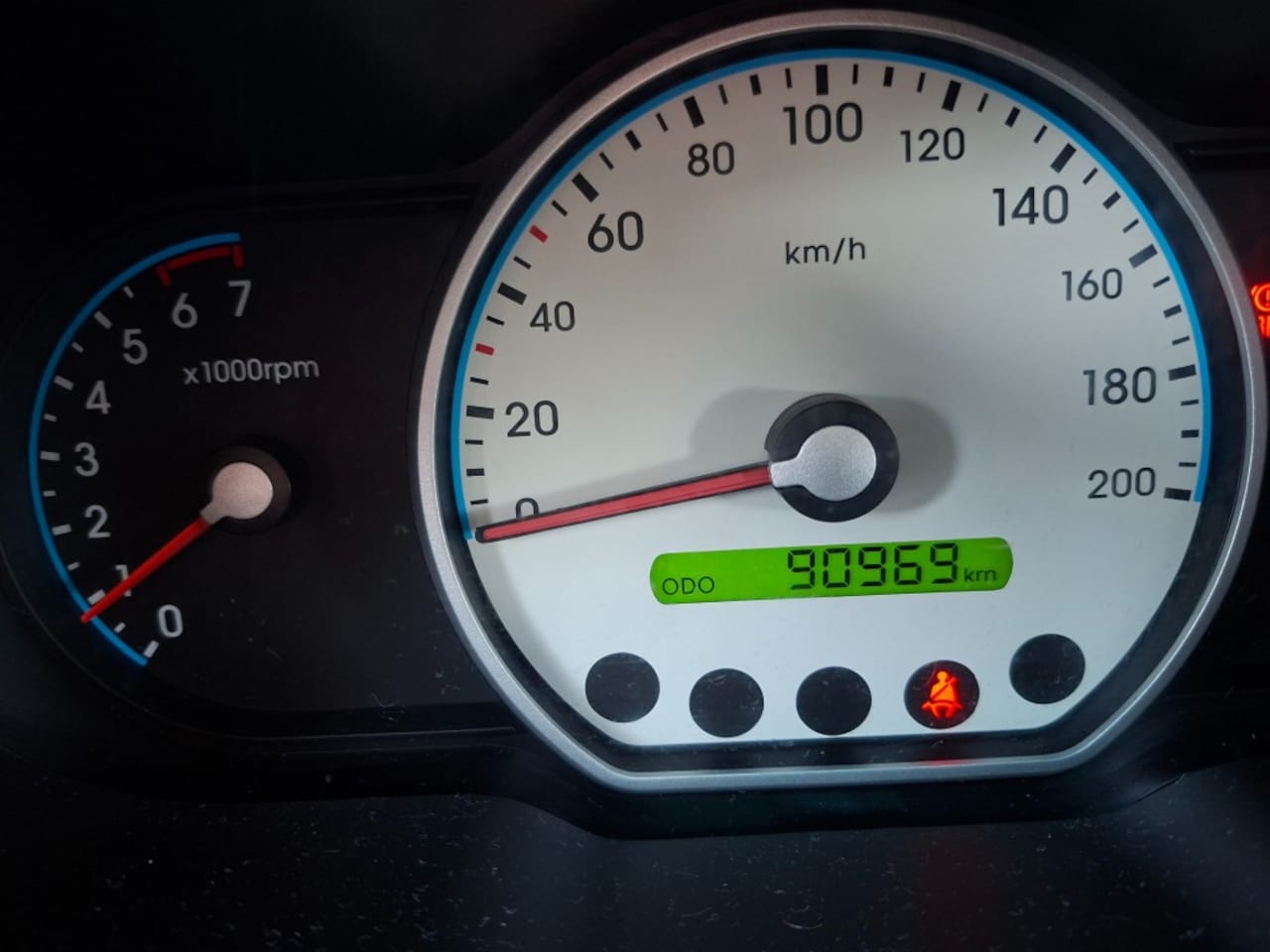 Hyundai i10 - 1.1 Active Cool AIRCO/RADIO CD/CENTR.VERGR/ELEC.RAMEN VOOR