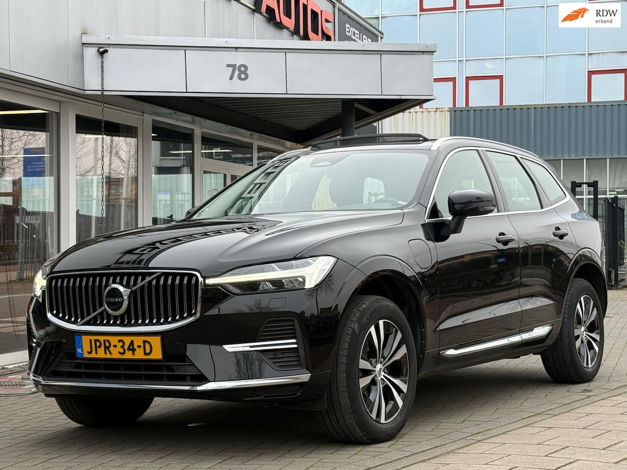 Volvo XC60 - 2.0 T6 Plug-in hybrid AWD Core Bright | Panoramadak - AutoWereld.nl