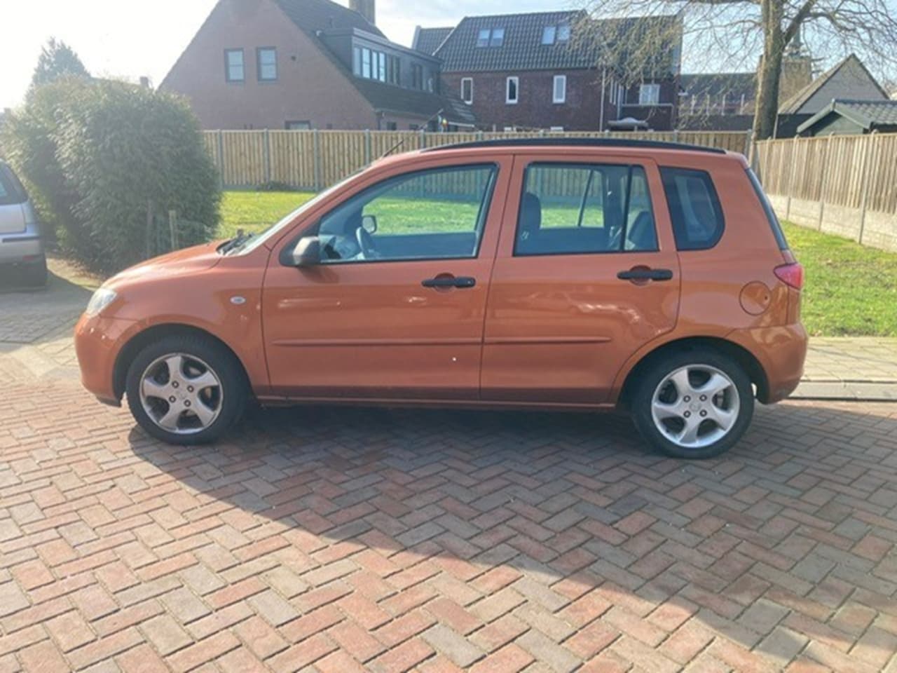 Mazda 2 - 1.4 Exclusive Vaste prijs, bellen voor afspraak - AutoWereld.nl