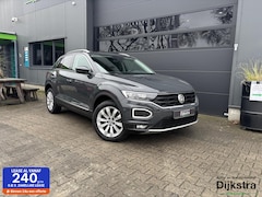 Volkswagen T-Roc - 1.5 TSI Sport Airco/ Adaptieve Cruise Control/ Elektrisch Glazen Panorama-Dak/ Volledig Di