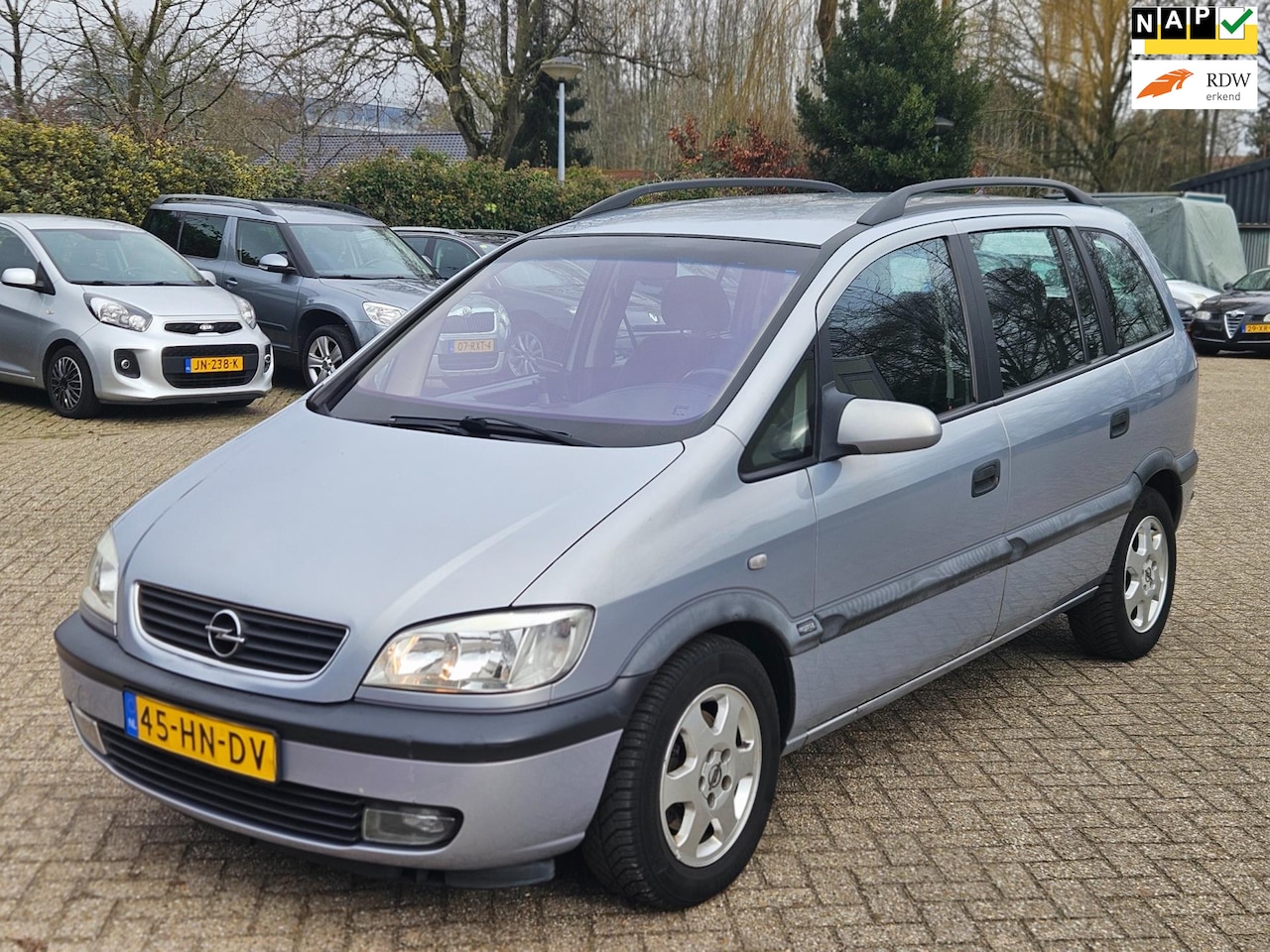 Opel Zafira - 2.2-16V Elegance|AUTOMAAT|CAR PLAY|AIRCO|7P|TREKHAAK|NW APK 03-2027! - AutoWereld.nl