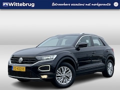 Volkswagen T-Roc - 1.0 TSI Style / Digitale Cockpit / Alarmsysteem / LED / Parkeersensoren V+A / Navigatie /