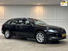 Skoda Superb Combi - 1.6 TDI Style Business / Leer / Alcantara / 2017 / Xenon