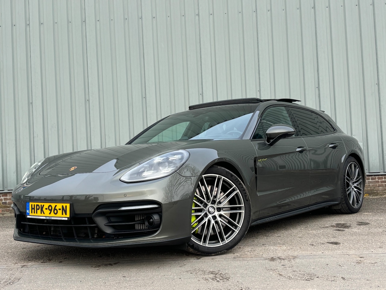 Porsche Panamera Sport Turismo - 2.9 4S E-Hybrid Sport chrono Pano HUD 360 Massage - AutoWereld.nl
