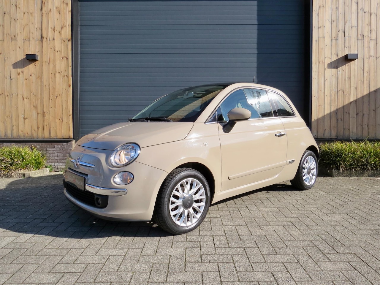 Fiat 500 - 1.2 Lounge Cappuccino *Airco *Pdc *Unieke kleur - AutoWereld.nl