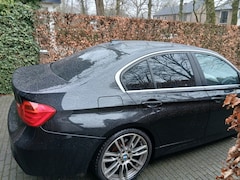 BMW 3-serie - 320i High Executive