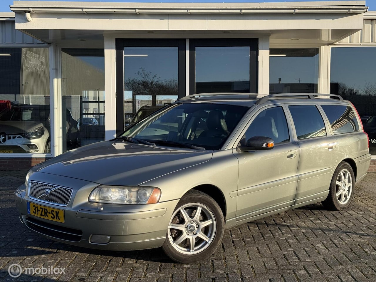 Volvo V70 - 2.4 Edition / APK T/M 9-2026 / LPG / Handel / Export - AutoWereld.nl