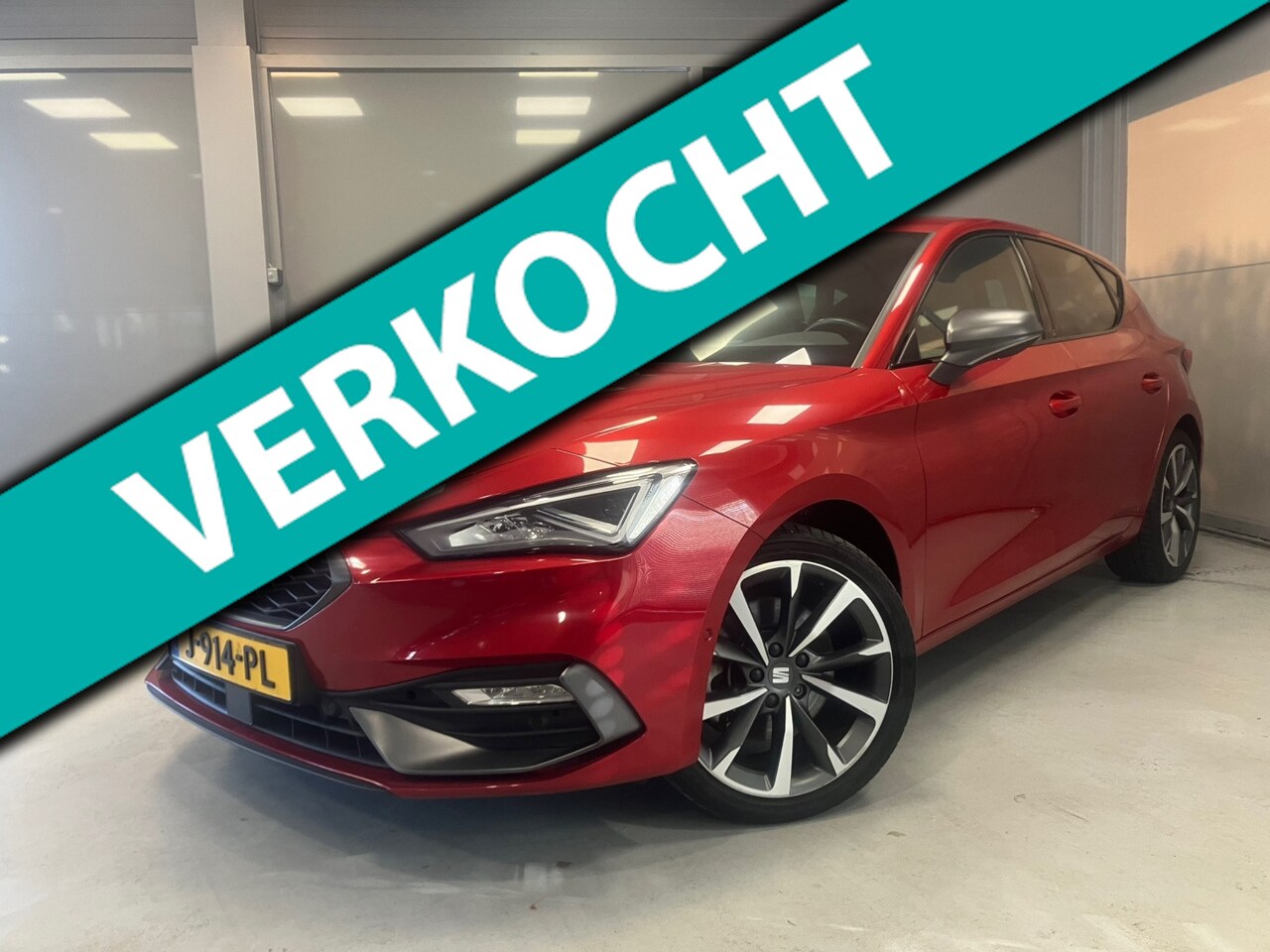 SEAT Leon - FR Launch Edition 1.5 eTSI | Trekhaak wegklapbaar | Camera | 18" velgen | - AutoWereld.nl