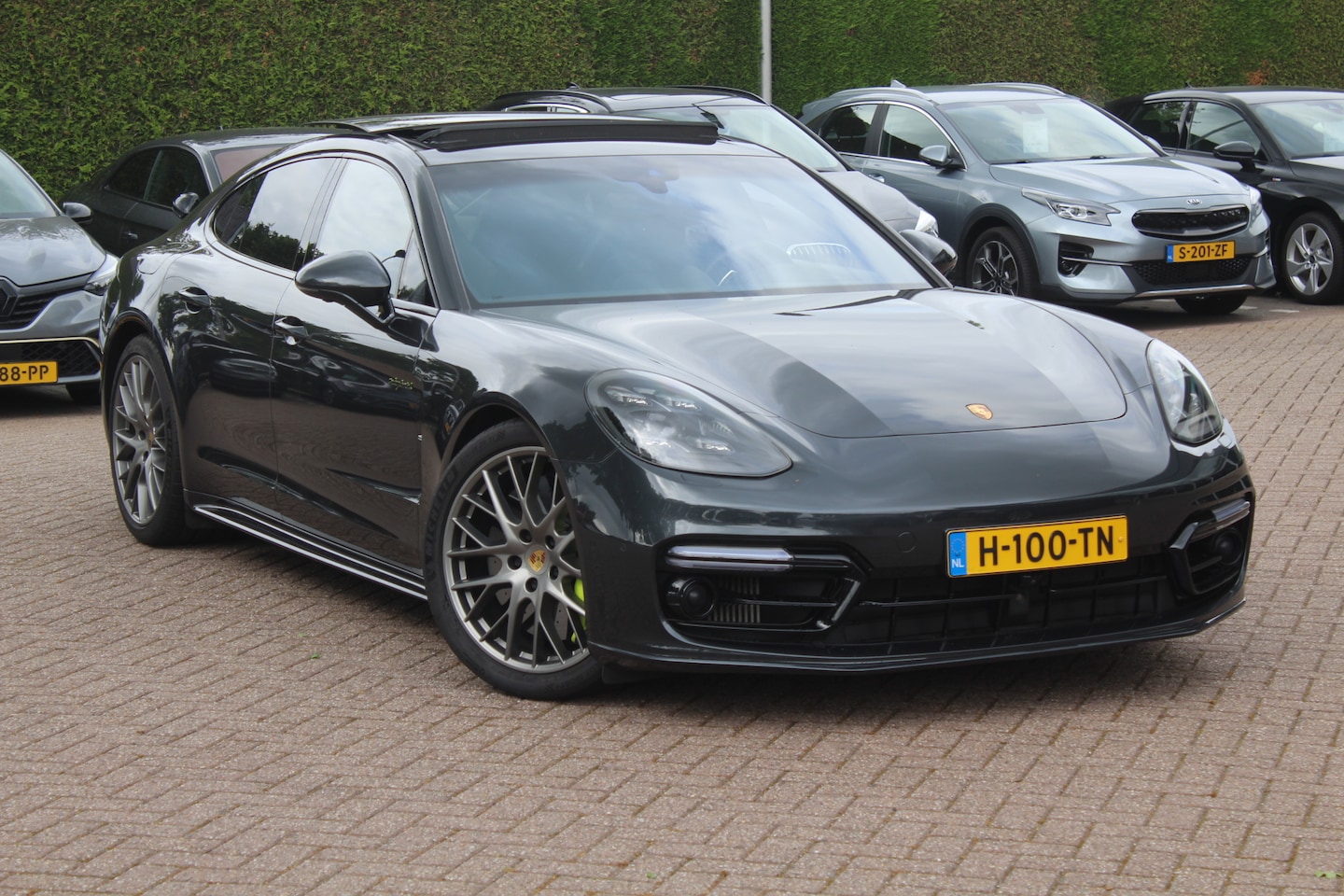 Porsche Panamera - 4.0 Turbo S E-Hybrid / Panoramadak / 360Camera / Achterasbesturing / Nachtzicht / Softclos - AutoWereld.nl