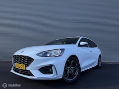 Ford Focus Wagon - 1.0 EcoBoost ST Line Business | Trekhaak | Winterpakket | Camera | Clima | Privacy Glass |
