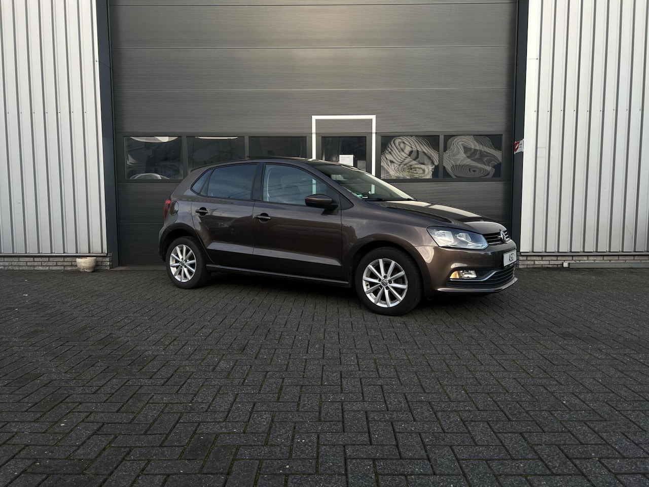 Volkswagen Polo - 1.2 TSI Lounge |Pano|Stoelverwarming|Multi stuur| - AutoWereld.nl