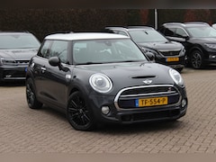 MINI Cooper S - 2.0 Chili Serious Business / Navigatie / Head-up / Keyless / Parkeerhulp achter / 17'' / S