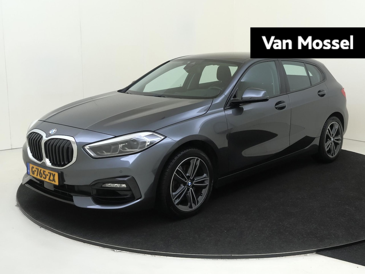 BMW 1-serie - 118i Executive Edition | Navigatie / LM Velgen / Trekhaak - AutoWereld.nl