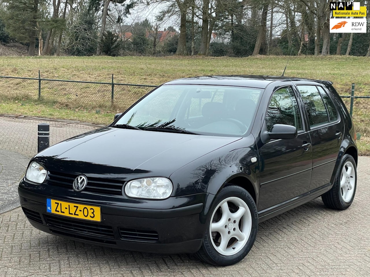 Volkswagen Golf - 2.0 Highline AIRCO/CLIMATRONIC/LAGE KM/5DRS! - AutoWereld.nl