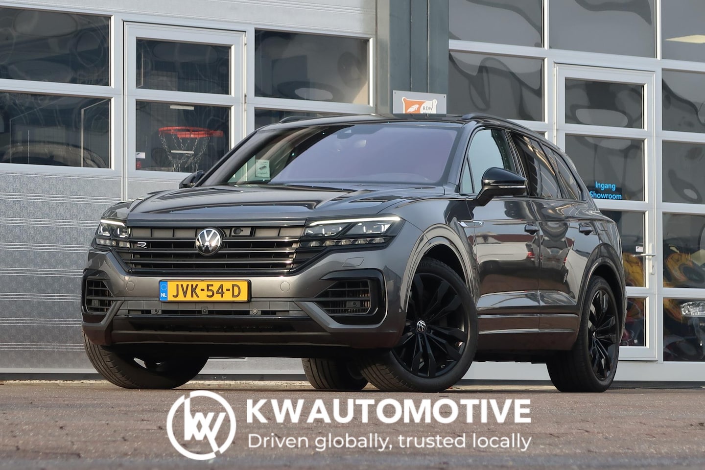 Volkswagen Touareg - 3.0 TSi 4MOTION R PANO/ MASS/ DYN/ LUCHT/ TRKHK/ ACC/ KOEL/ STUURWVERW - AutoWereld.nl