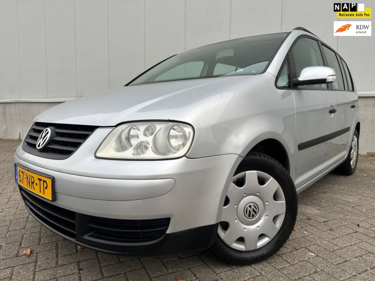 Volkswagen Touran - 1.6-16V FSI Trendline Automaat NL auto..... - AutoWereld.nl