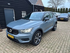 Volvo XC40 - 2.0 T4 R-Design