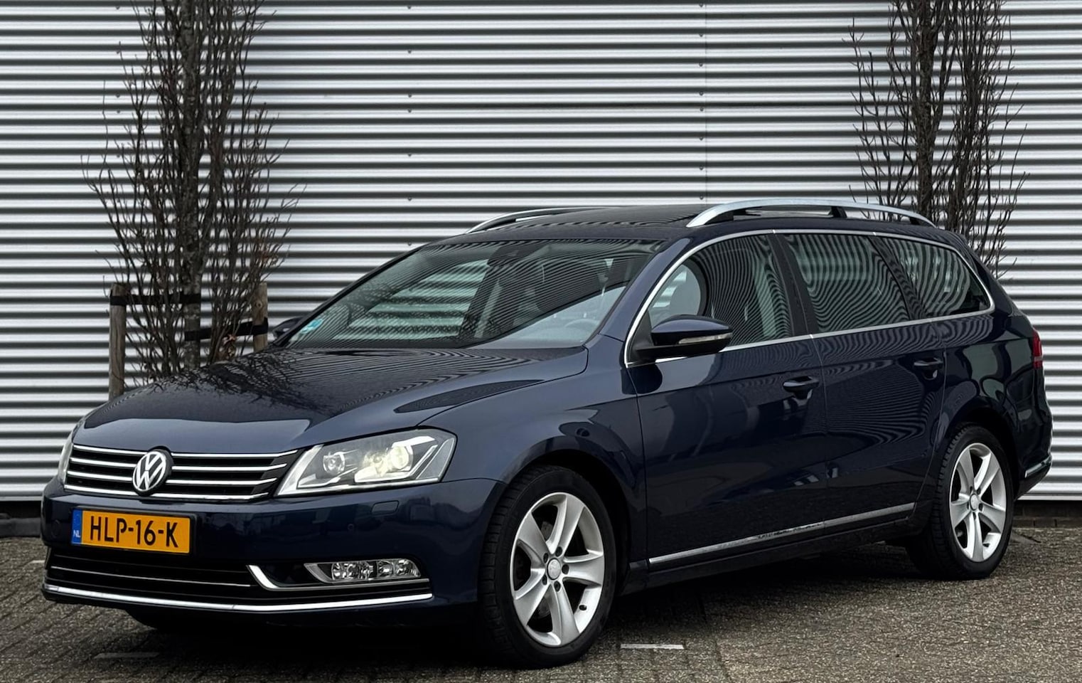 Volkswagen Passat Variant - 1.8 TSI Highline 161PK Automaat / PANO / LEDER - AutoWereld.nl