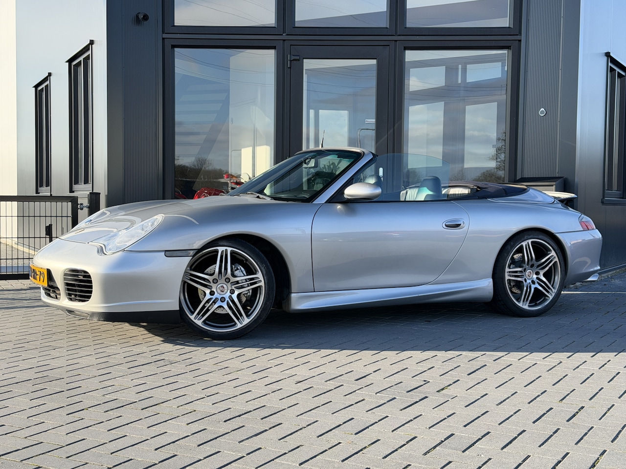 Porsche 911 Cabrio - 3.4 Carrera 4 Hardtop | 147 dkm NAP | zomerklaar! - AutoWereld.nl