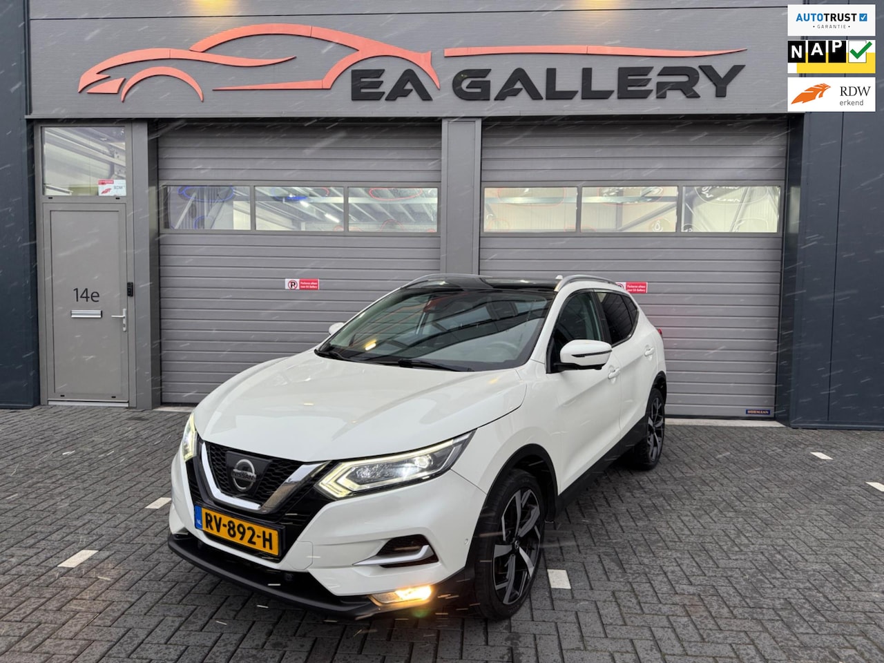 Nissan Qashqai - 1.2 Tekna + Bomvol | Navi | 360°Camera | NAP - AutoWereld.nl