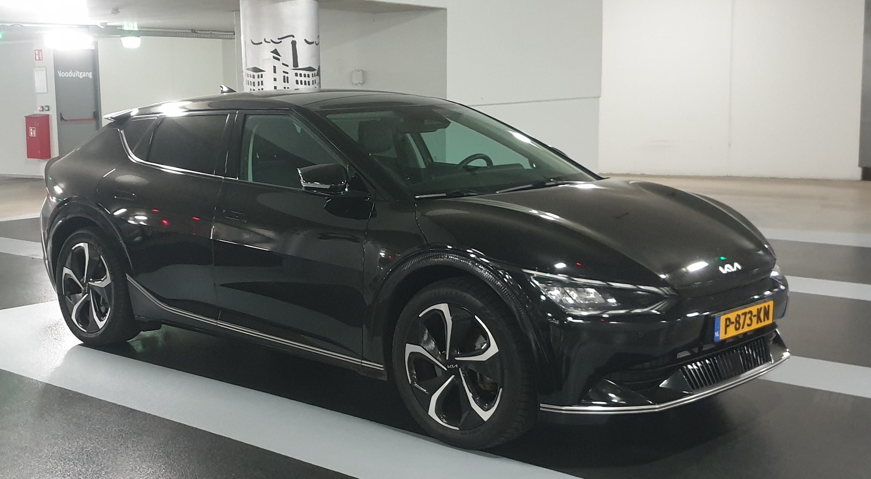 Kia EV6 - 77kWh Plus Advanced Trekhaak SOH 96% - AutoWereld.nl