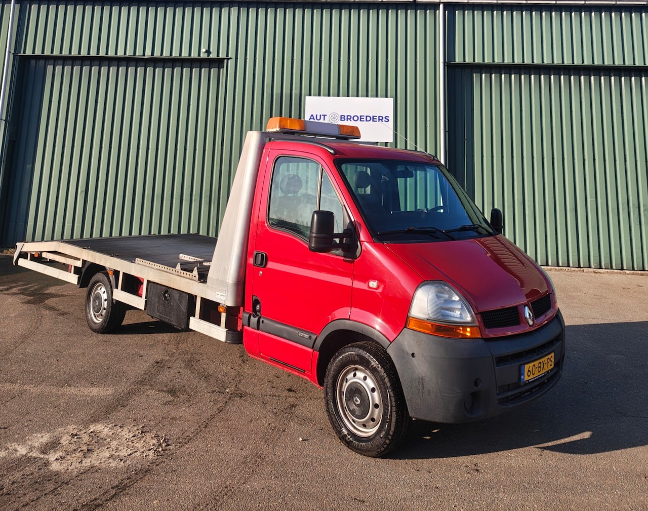 Renault Master - T35 2.5dCi L3H1 OPRIJWAGEN - AUTOMAAT - NAVIGATIE - AutoWereld.nl