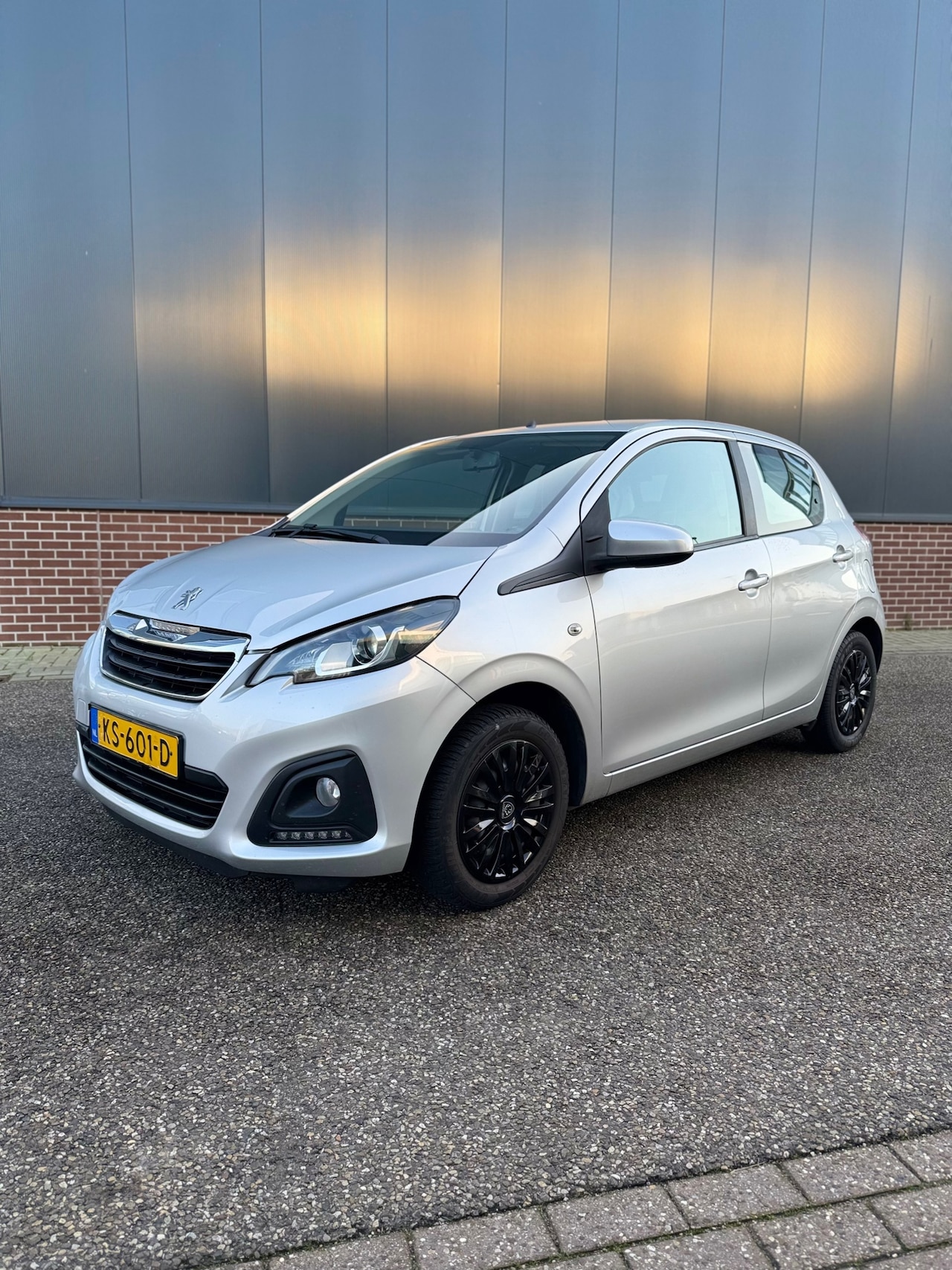 Peugeot 108 - 1.0 Blue Lion | 2016 | NAP - AutoWereld.nl