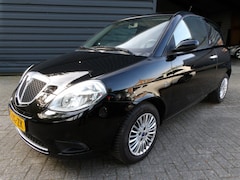 Lancia Y(psilon) - Ypsilon 1.2 Argento Airco Centraal