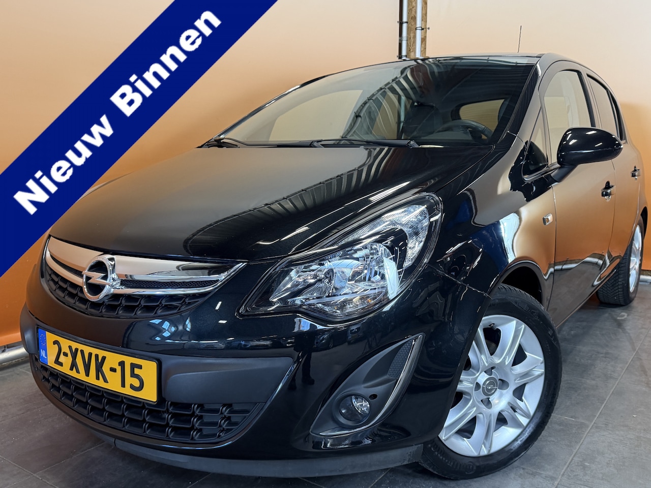 Opel Corsa - 1.2-16V BlitZ navi | ecc | lmv | trekh | stoel - en stuurverwarming - AutoWereld.nl