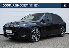 BMW iX - xDrive60 M Sport / Panoramadak Sky Lounge / Trekhaak / Bowers & Wilkins / M Multifunctione