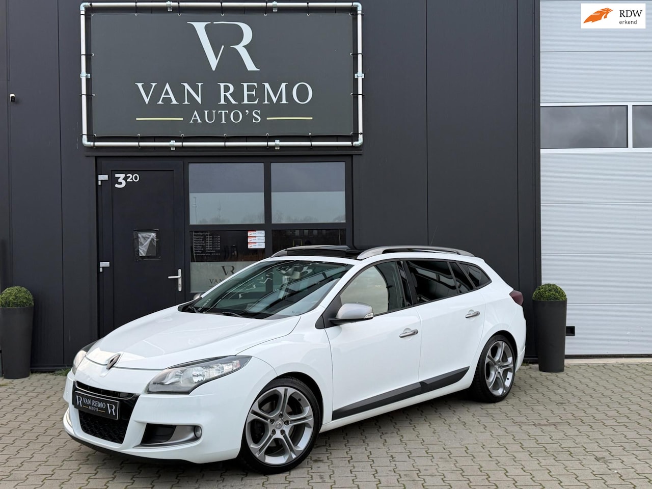 Renault Mégane Estate - 2.0 TCe GT 180PK|Clima|Pano|Stoel v.w|Pdc|Trekhaak! - AutoWereld.nl