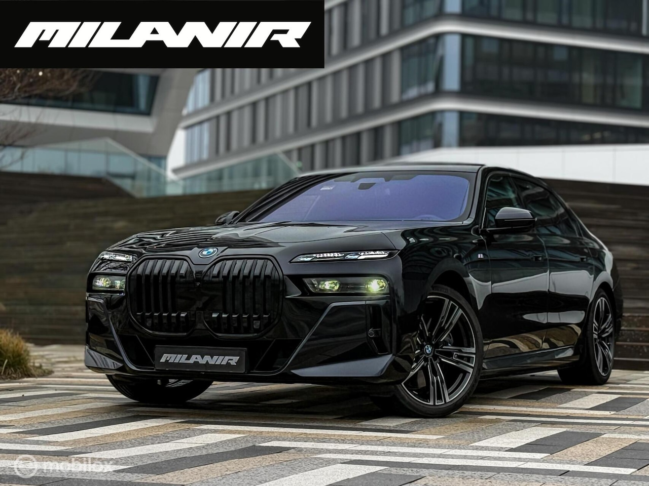 BMW i7 - xDrive60 106 kWh|Theatre screen|Skylounge|Massage|HUD - AutoWereld.nl