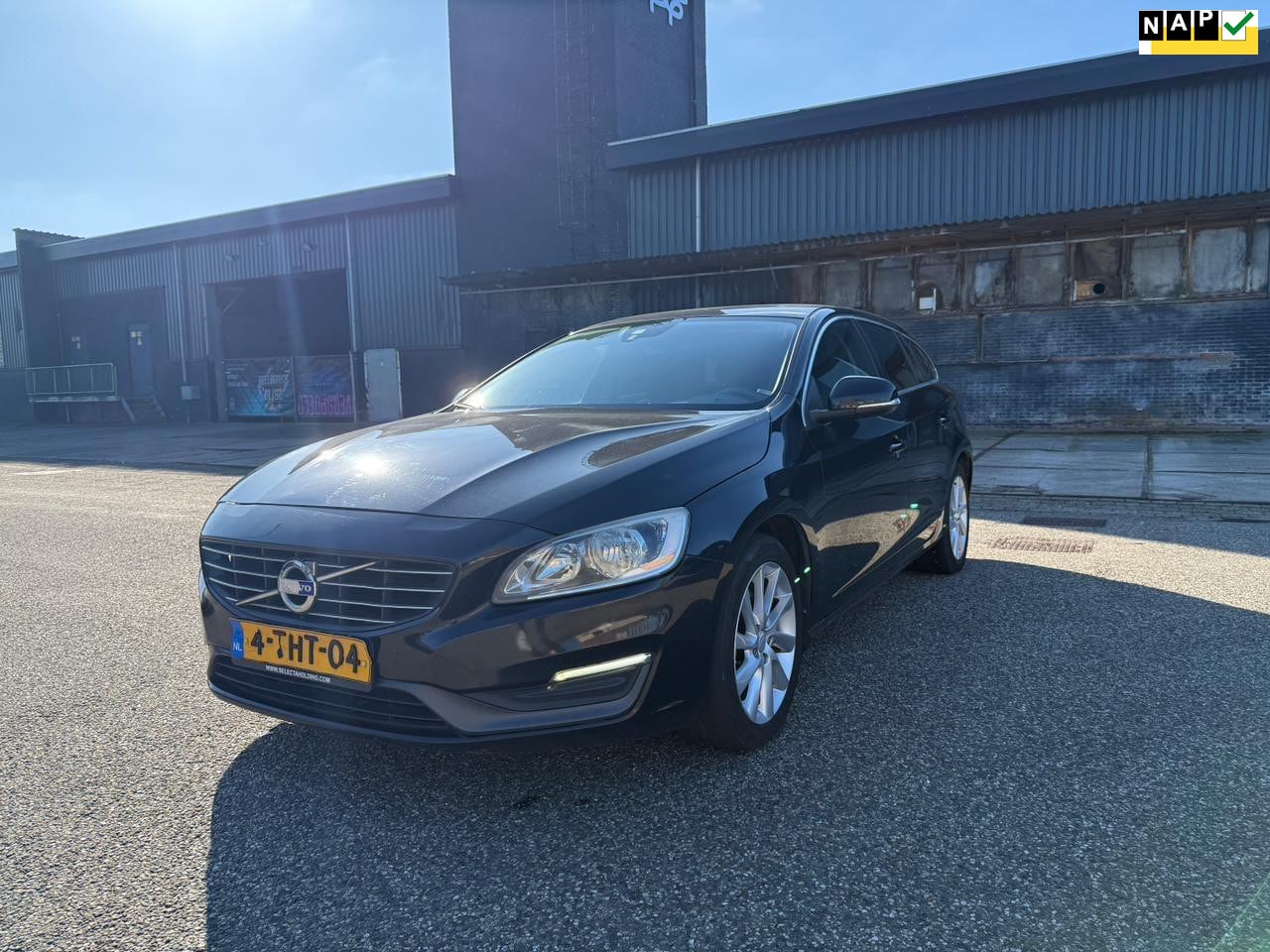 Volvo V60 - 2.0 D4 Momentum 2.0 D4 Momentum - AutoWereld.nl