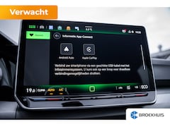 Volkswagen Golf - Life Edition eHybrid | 'App-Connect' draadloze smartphone integratie | Achterbank in ongel