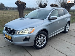Volvo XC60 - 2.4D AWD R-Design 163PK AUTOMAAT/LEDER/CLIMA/CRUISE/PDC/TREKHAAK