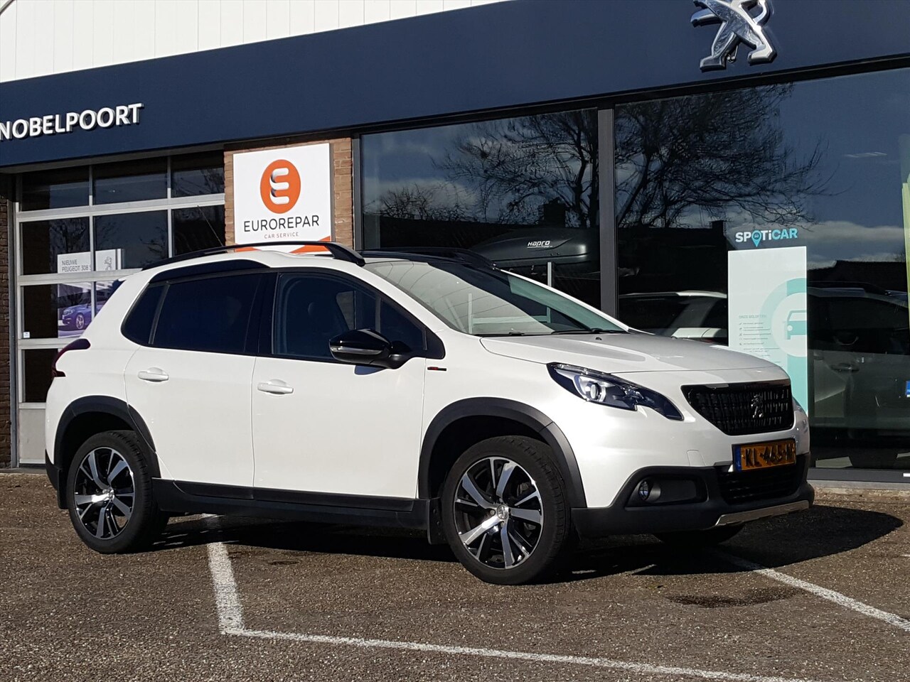 Peugeot 2008 - GT-Line 1.2 110pk TREKHAAK | Navigatie | Achteruitrijcamera | Cruise & Climate control | A - AutoWereld.nl