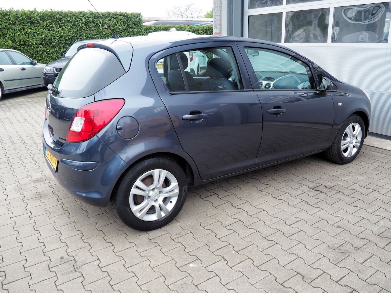 Opel Corsa - 1.2-16V Essentia AIRCO 5 DEURS LM VELGEN ELEK. PAKKET