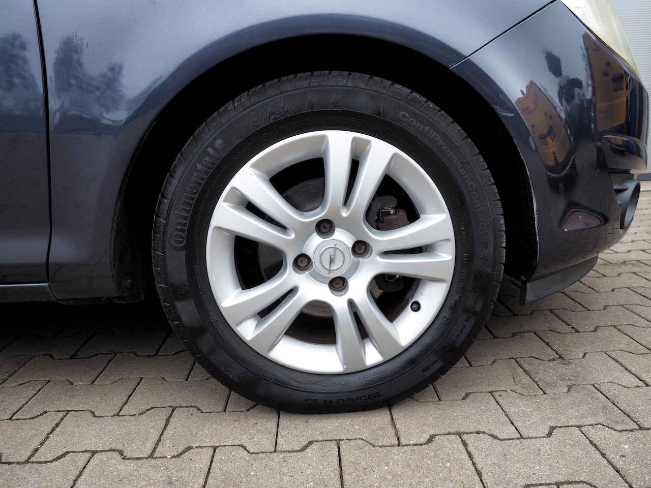 Opel Corsa - 1.2-16V Essentia AIRCO 5 DEURS LM VELGEN ELEK. PAKKET