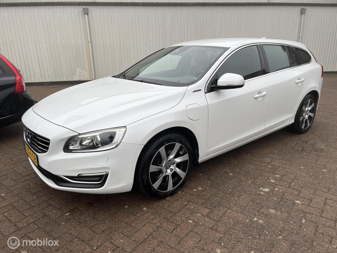 Volvo V60 - 2.4 D6 AWD Plug-In Hybrid Summum 2.4 D6 AWD Plug-In Hybrid Summum - AutoWereld.nl