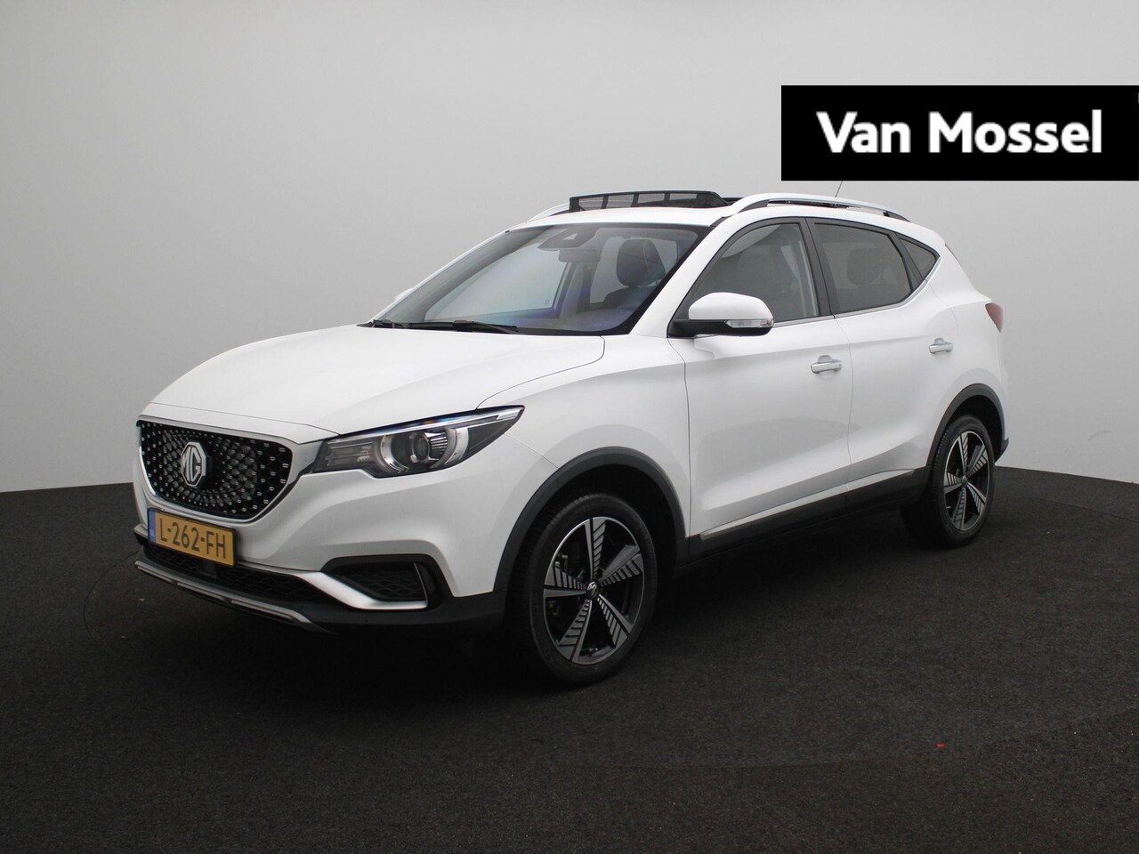 MG ZS - Luxury 45 kWh | Leder | Panoramadak | Stoelverwarming | Camera | Carplay | - AutoWereld.nl