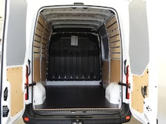 Renault Master - T33 2.3 dCi 135PK L2H2 BPM VRIJ Airco Cruise control Parkeersensoren Navigatie Trekhaak