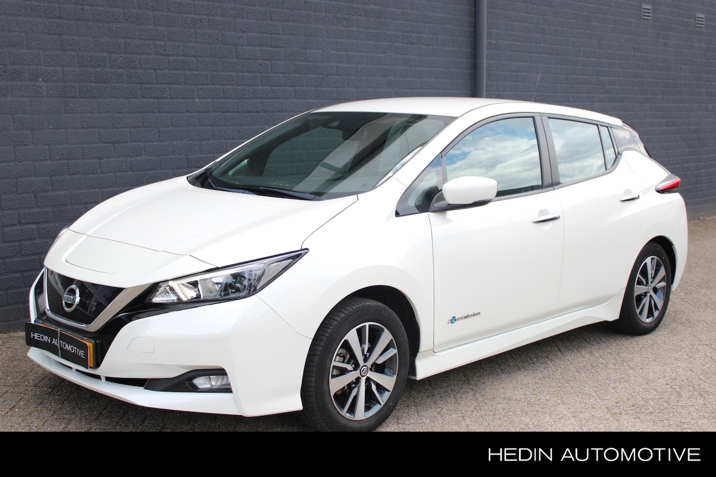 Nissan LEAF - Acenta 40 kWh NL-Auto | Navigatie | Camera | Climate Controle | Cruise Control | Radio-DAB - AutoWereld.nl